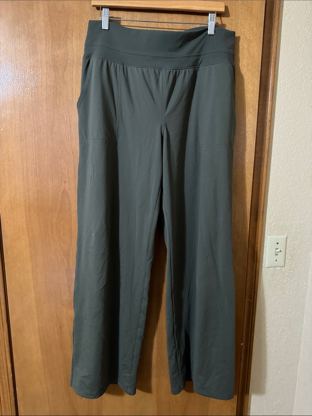 STYLUS Olive Wide-Leg Ponte Pants